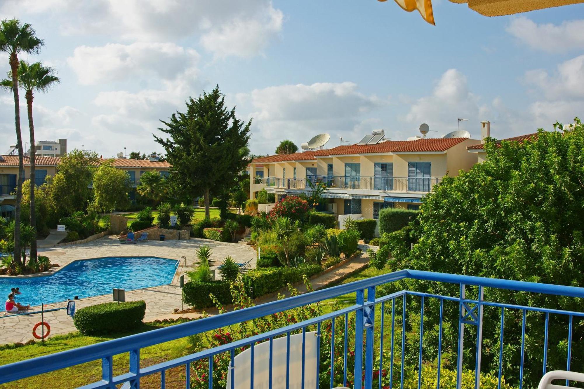 Resitour Paradise Gardens Pafos Exterior foto