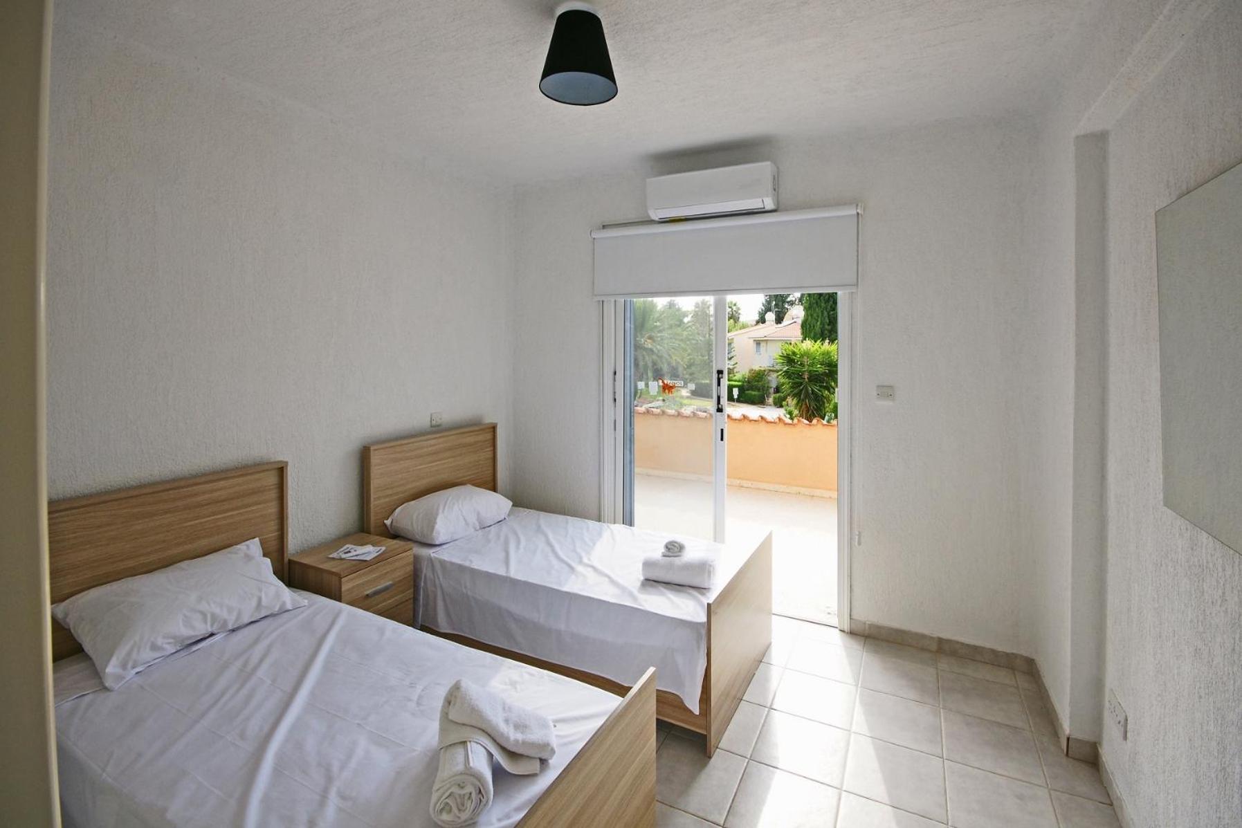 Resitour Paradise Gardens Pafos Exterior foto